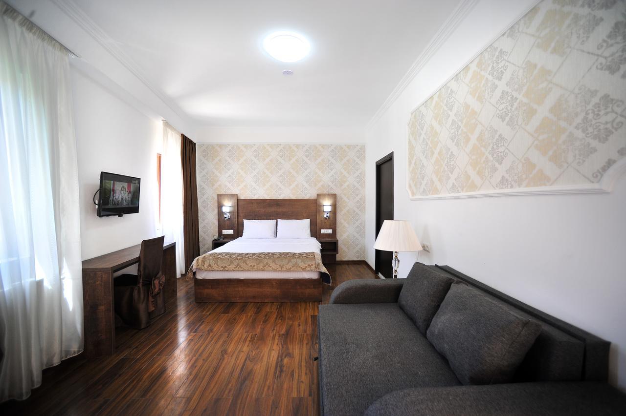 Rk City Hotel Tbilisi Exterior photo